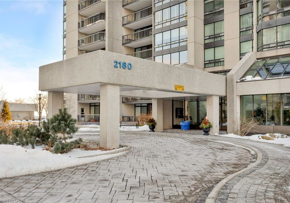 2180-marine-drive-oakville-ontario-40822773