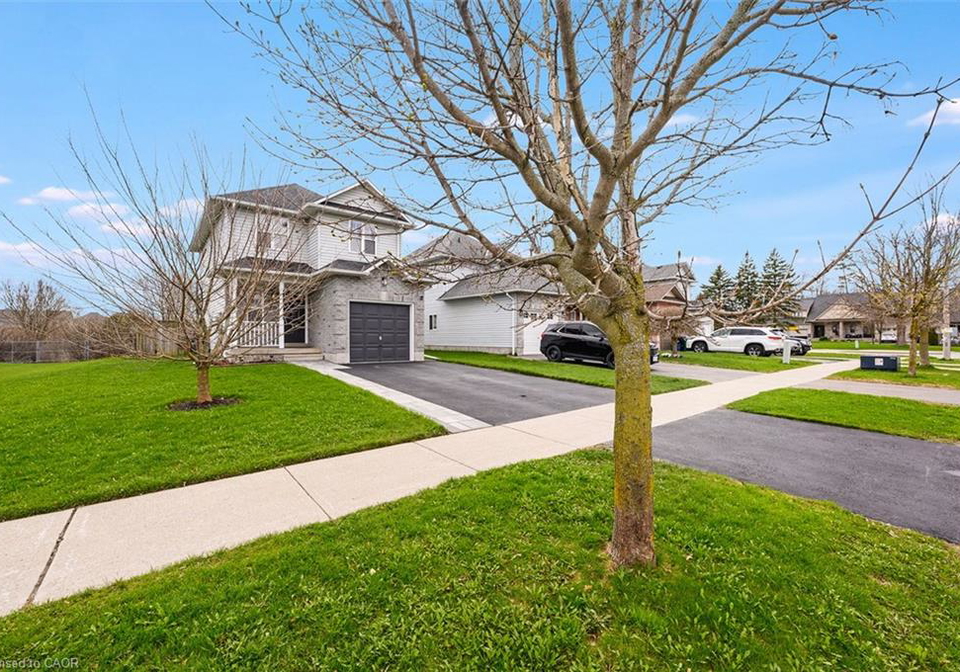 255-hilltop-drive-ayr-ontario-40822783