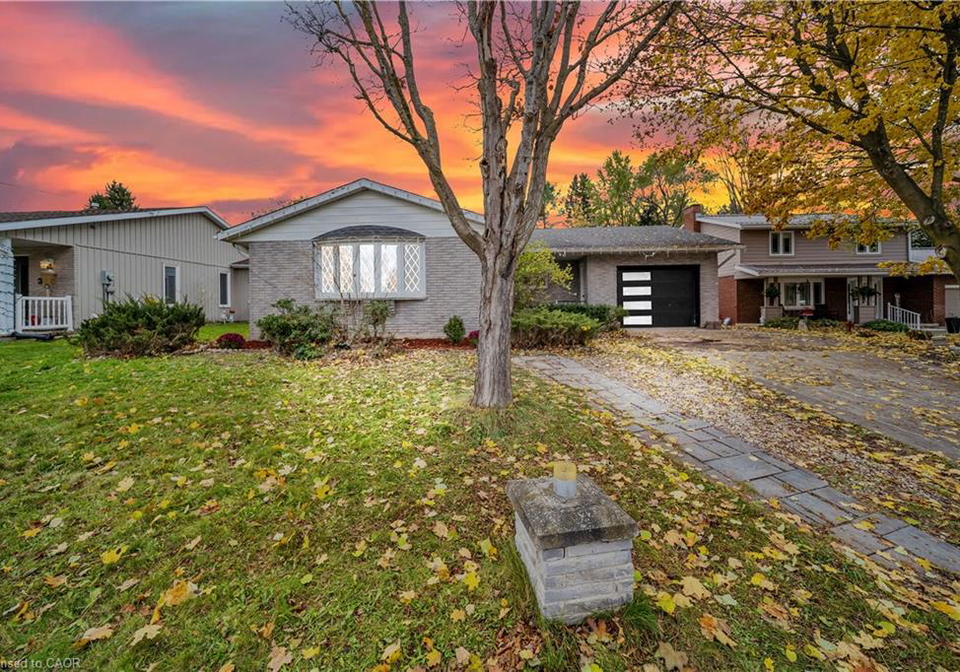 5-centennial-drive-walkerton-ontario-40822873