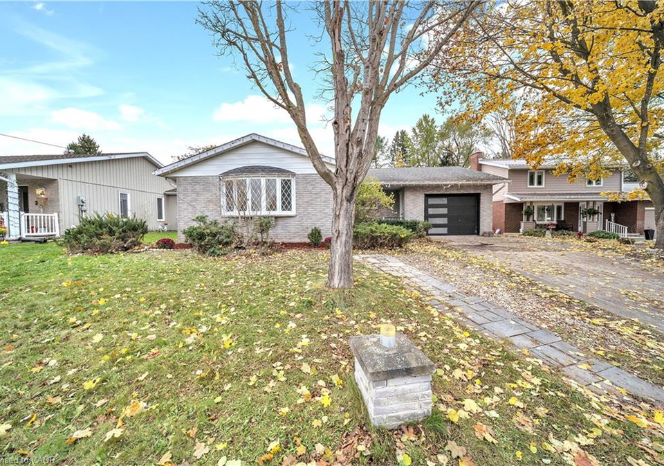 5-centennial-drive-walkerton-ontario-40822873