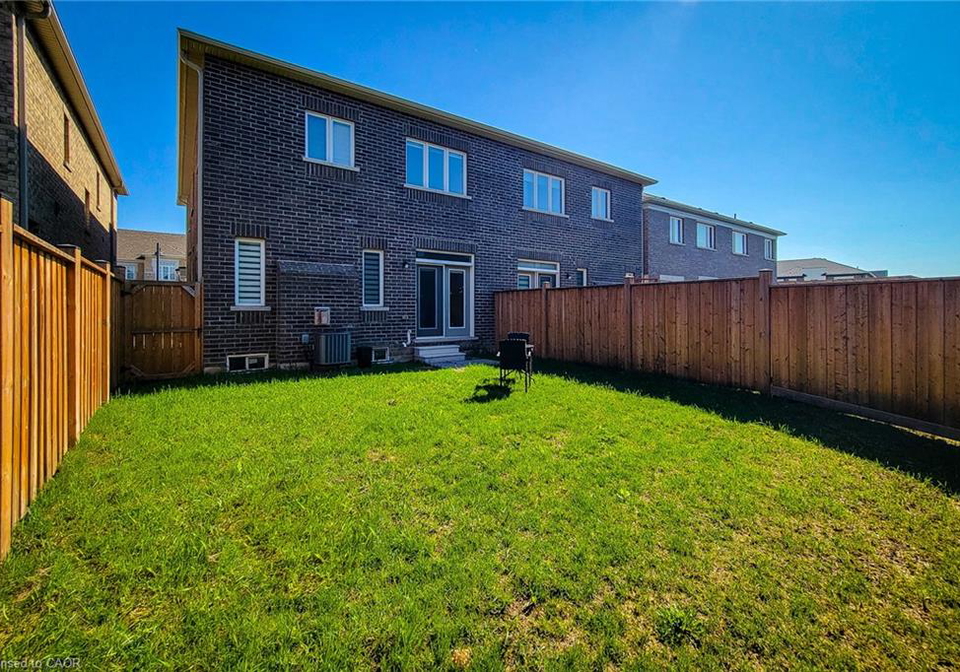 11-holcomb-terrace-hamilton-ontario-40822899