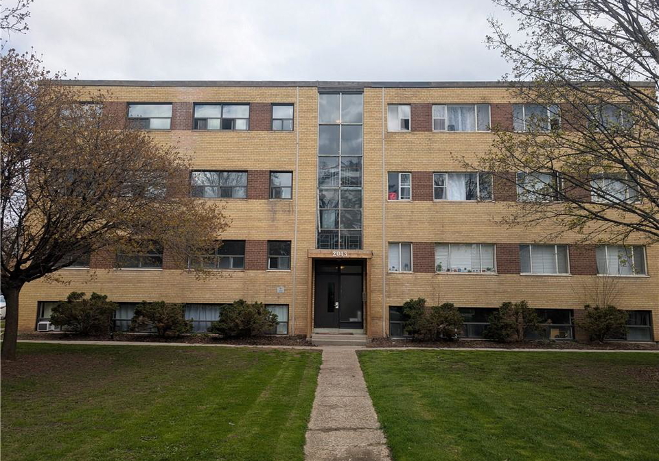 2035-prospect-street-burlington-ontario-40822928