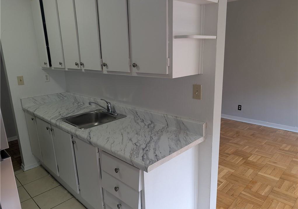 2035-prospect-street-burlington-ontario-40822928