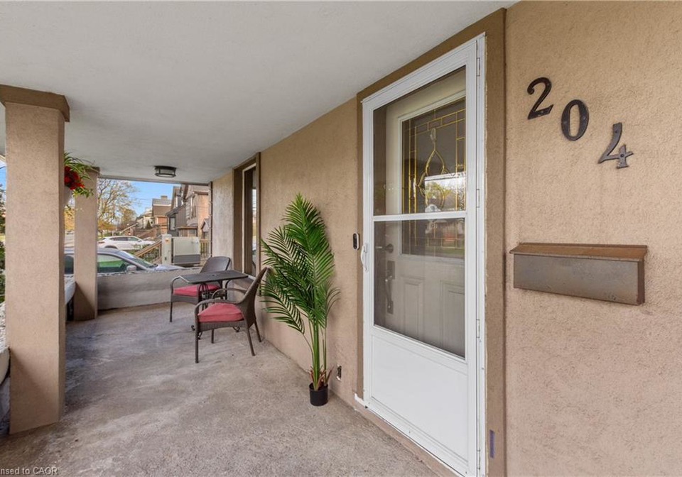 204-beach-boulevard-hamilton-ontario-40822954