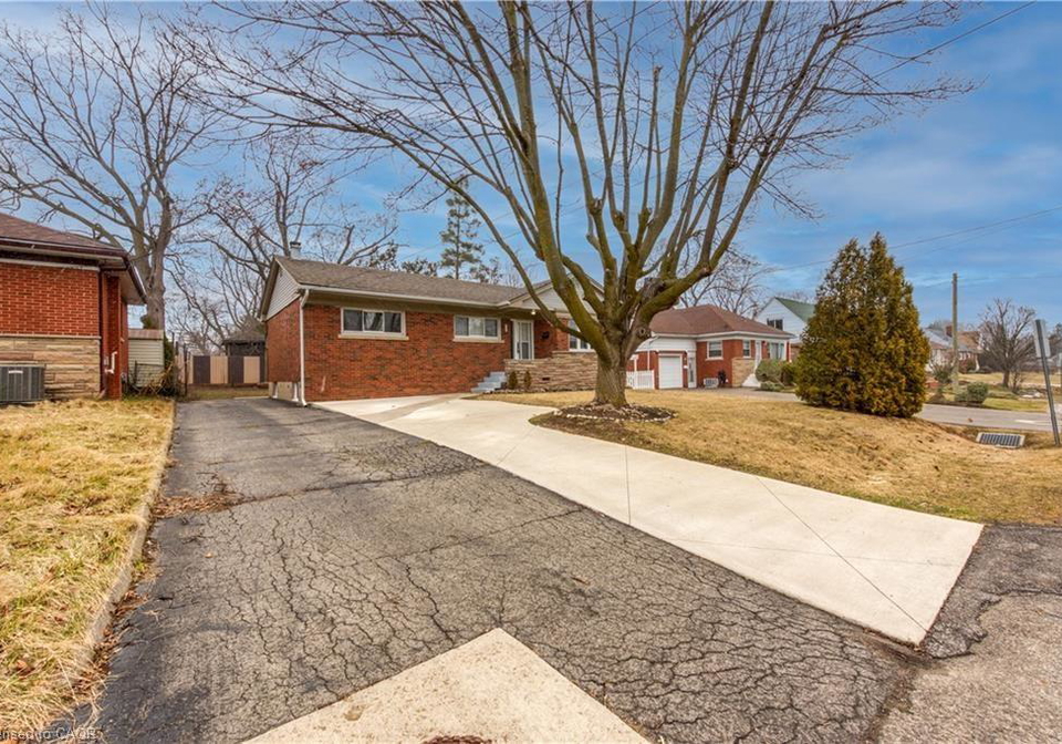 39-bland-avenue-stoney-creek-ontario-40822961