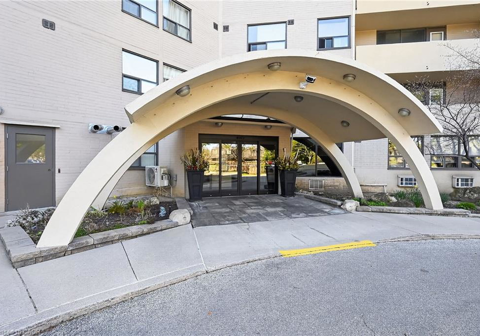 700-dynes-road-burlington-ontario-40822972