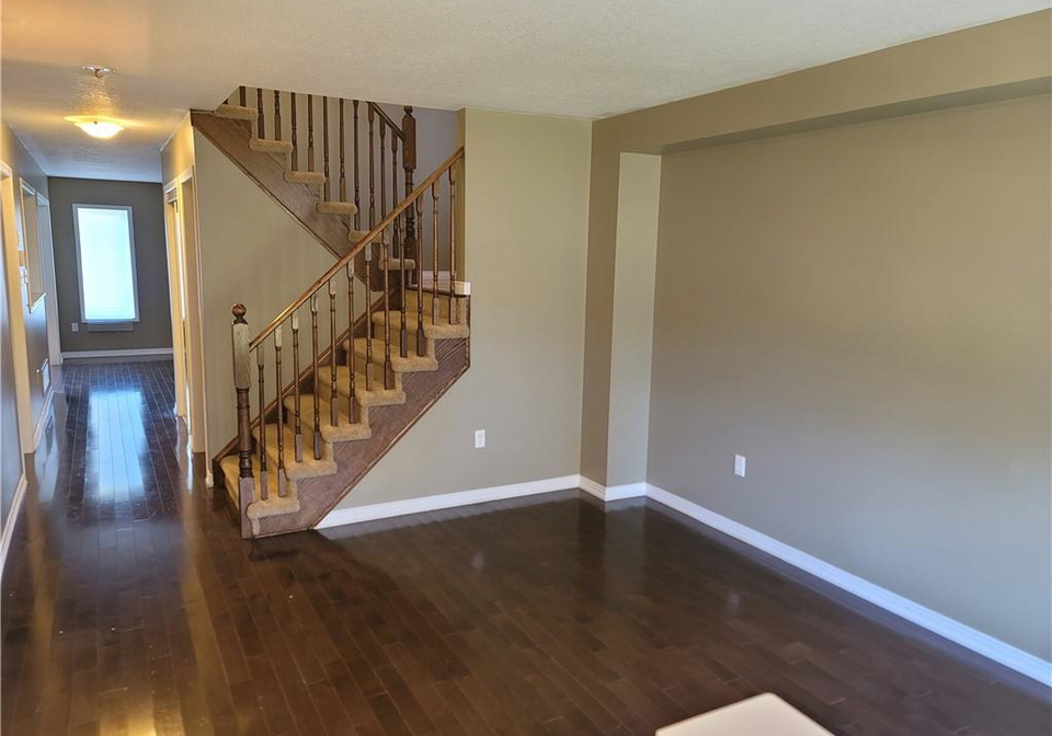 48-warner-lane-brantford-ontario-40823062