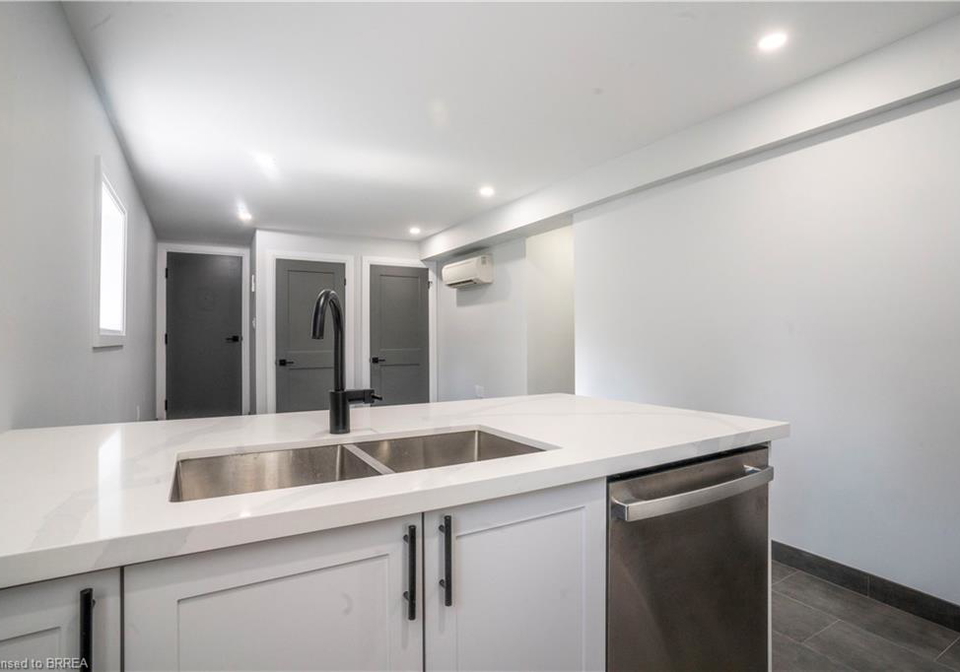 130-elgin-street-brantford-ontario-40823072