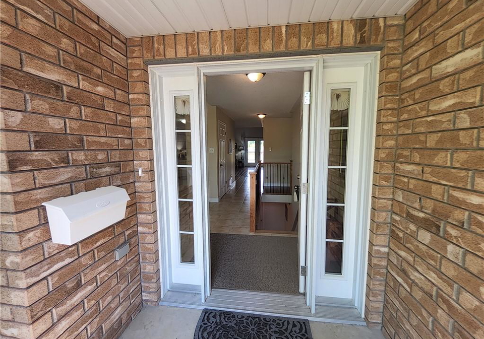 39-driftwood-drive-simcoe-ontario-40823087