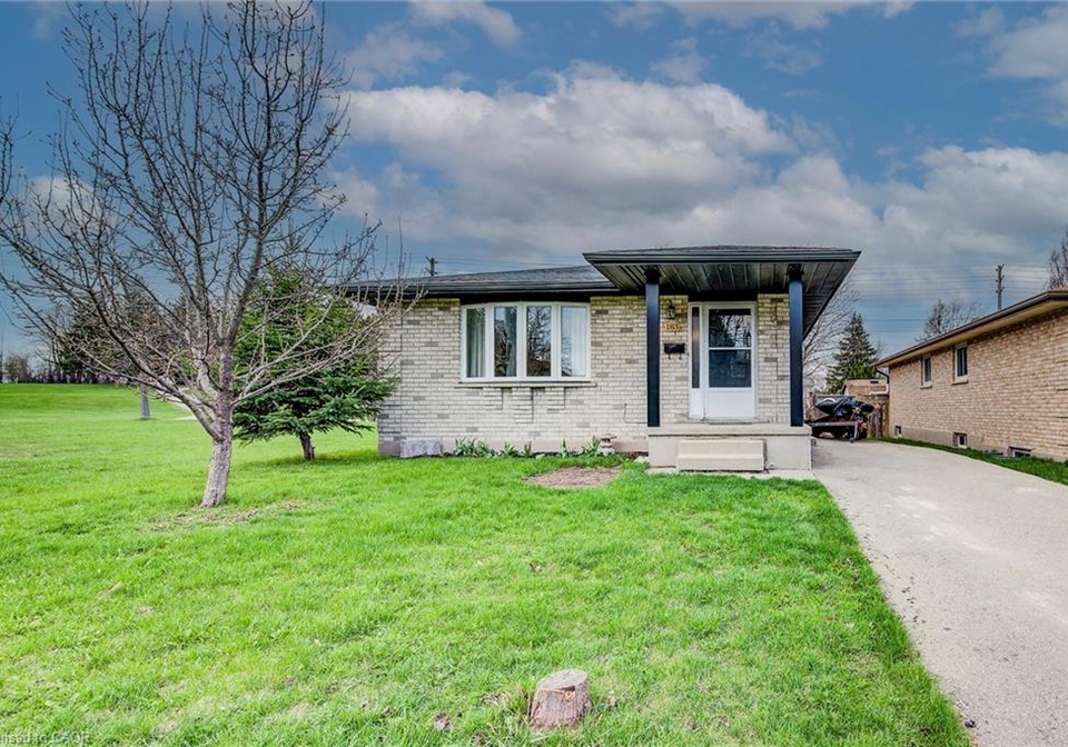 183-dinison-crescent-kitchener-ontario-40823201