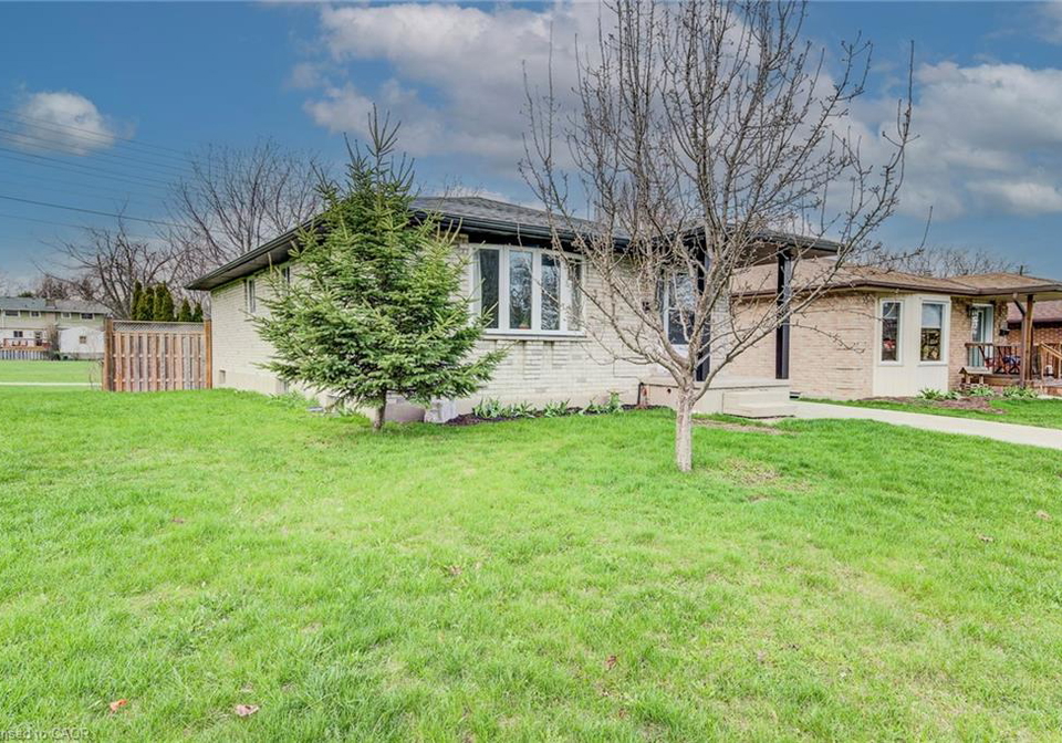 183-dinison-crescent-kitchener-ontario-40823201