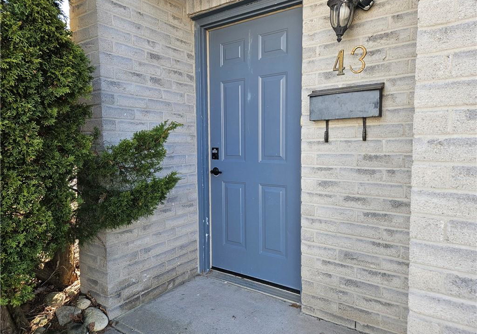589-beechwood-drive-waterloo-ontario-40823234