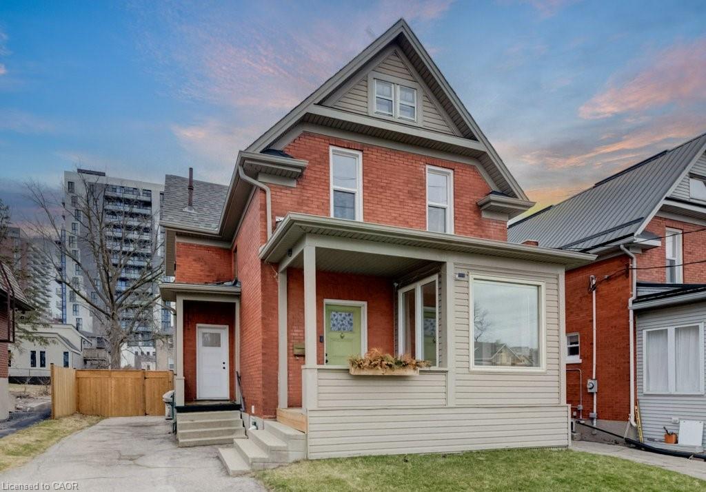 8-spring-street-e-waterloo-ontario-40823333