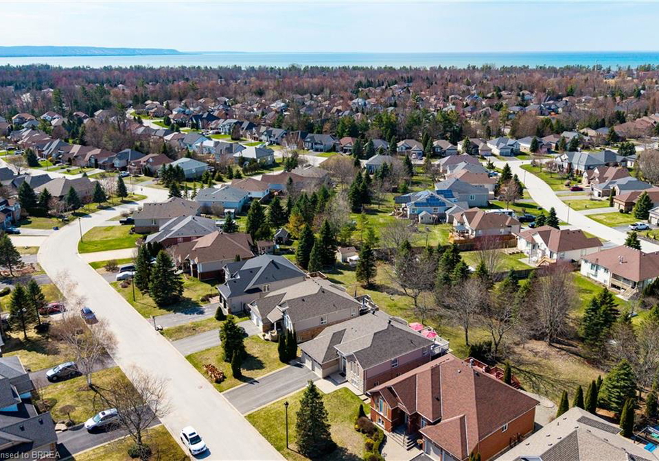 30-cranberry-heights-wasaga-beach-ontario-40823349