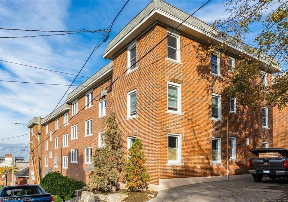25-mountwood-avenue-hamilton-ontario-40823356