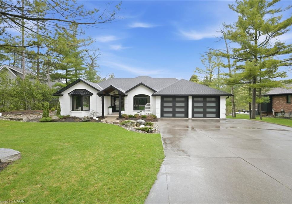10118-john-street-grand-bend-ontario-40823361