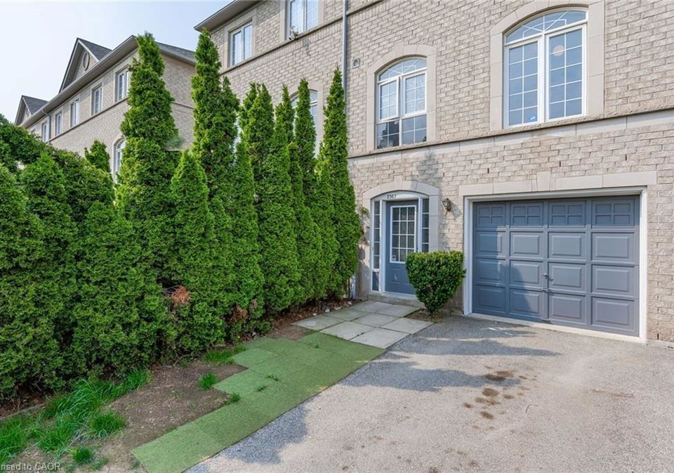 2367-sutton-drive-burlington-ontario-40823421