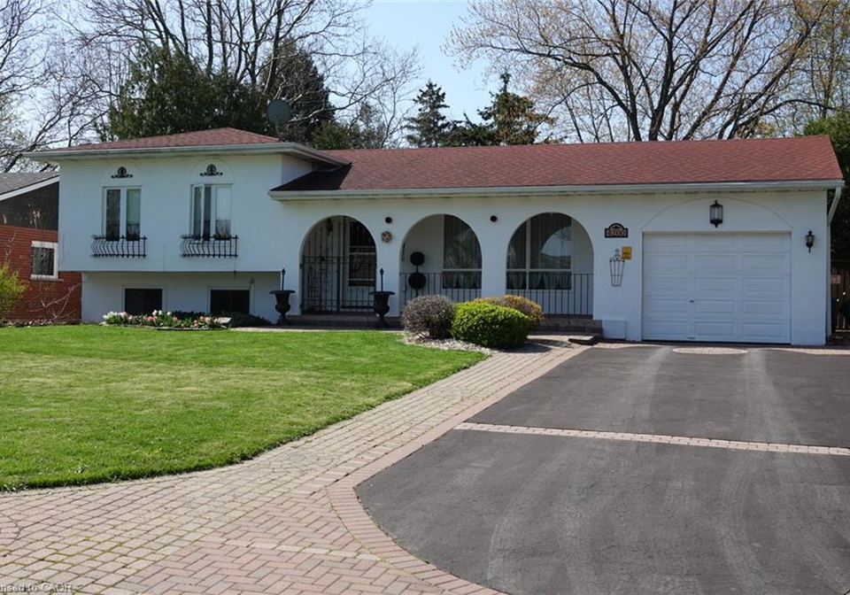 4200-eastdale-drive-beamsville-ontario-40823437