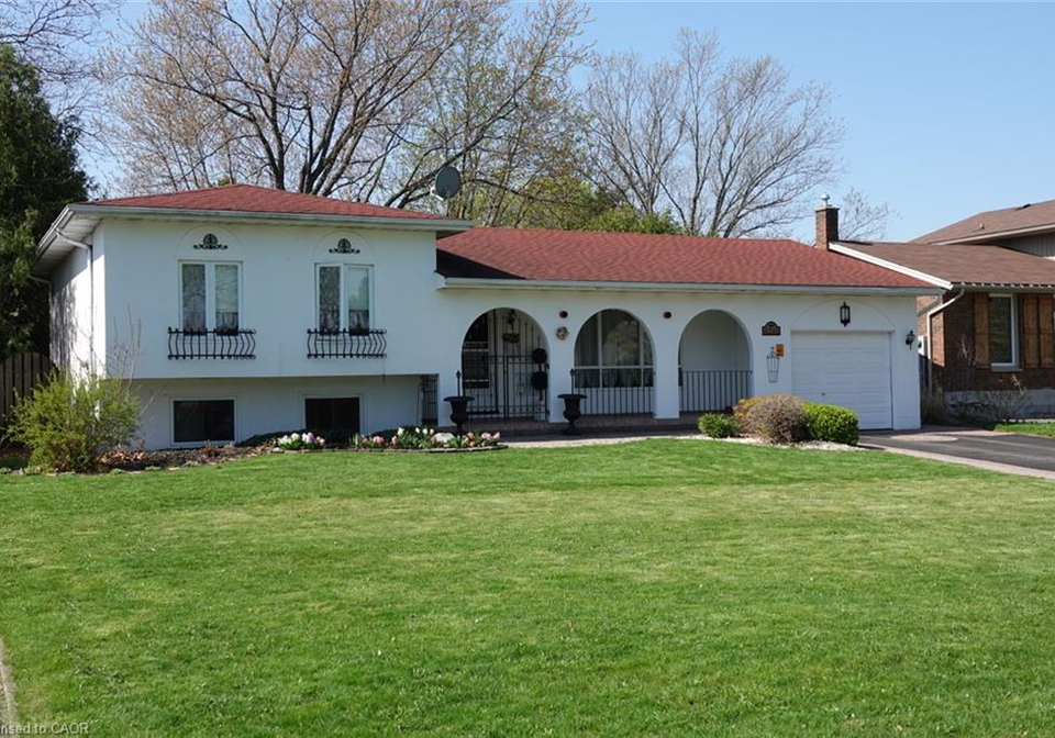 4200-eastdale-drive-beamsville-ontario-40823437