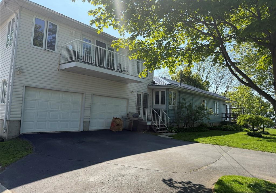 2-buena-street-port-dover-ontario-40823449