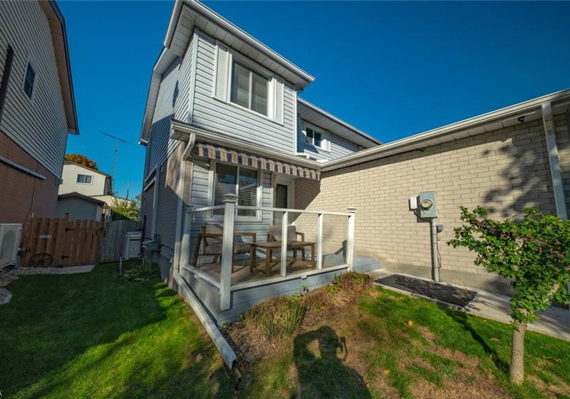 23-freeman-crescent-simcoe-ontario-40823459