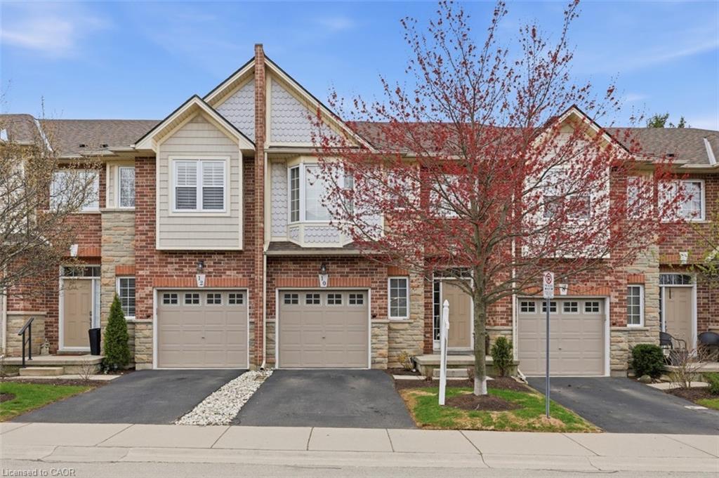 10-liddycoat-lane-hamilton-ontario-40823515