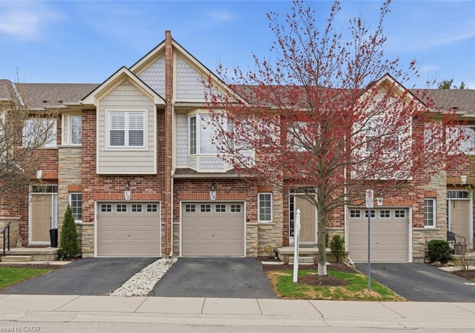 10-liddycoat-lane-hamilton-ontario-40823515