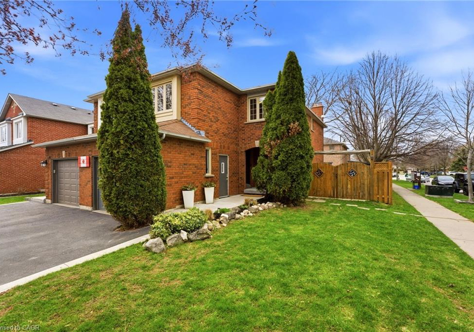 31-wakefield-lane-waterdown-ontario-40823546