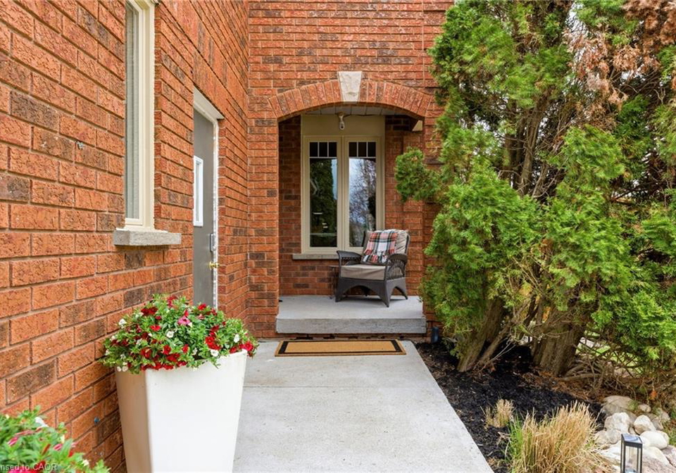 31-wakefield-lane-waterdown-ontario-40823546