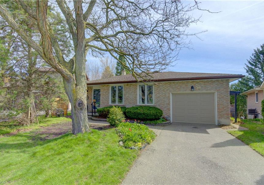 18-ripley-crescent-kitchener-ontario-40823600