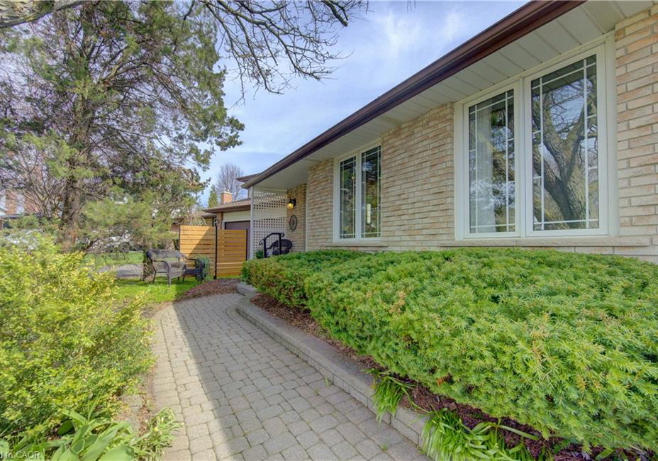 18-ripley-crescent-kitchener-ontario-40823600