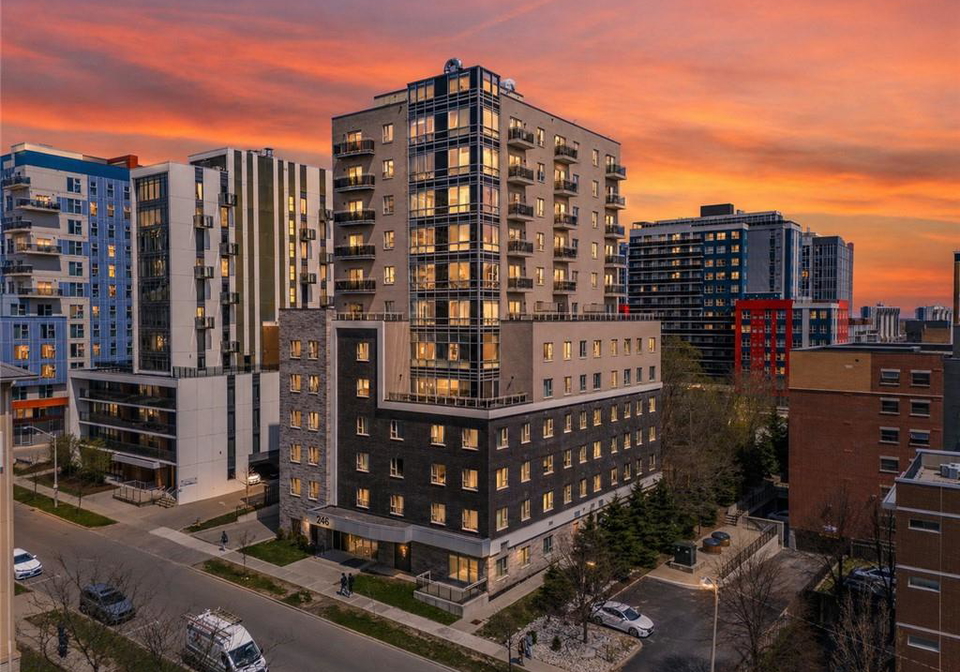 03-246-lester-street-waterloo-ontario-40823655