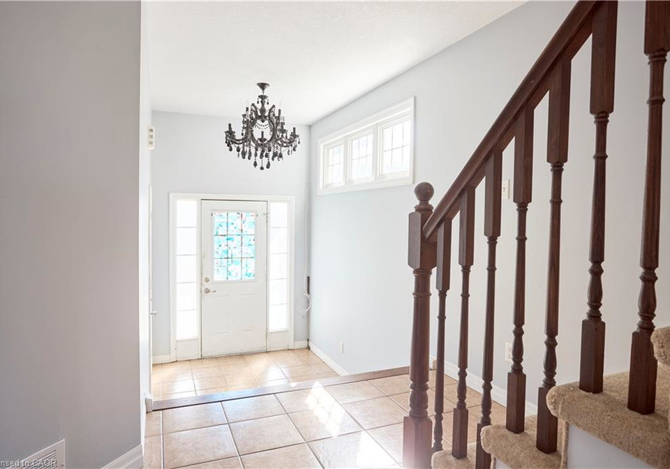 105-pinnacle-drive-kitchener-ontario-40823706