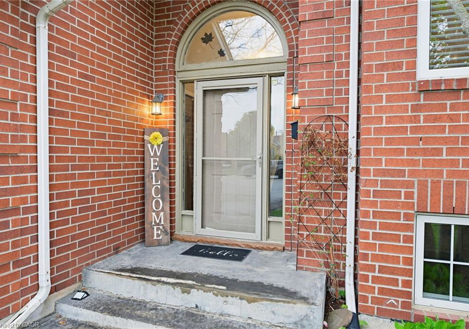 29-strong-court-brantford-ontario-40823821