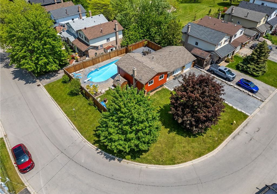 25-burke-drive-caledonia-ontario-40823884