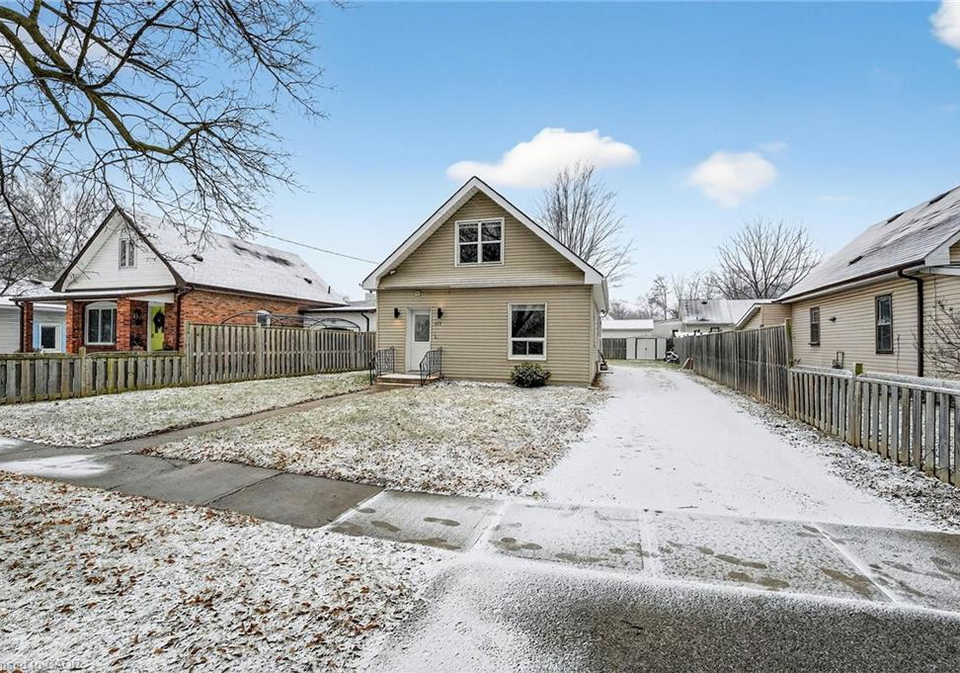 332-queen-street-n-simcoe-ontario-40824046