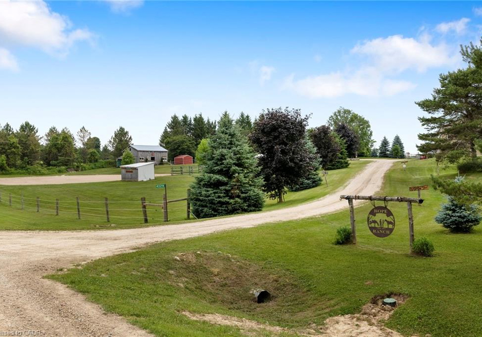413294-baseline-road-durham-ontario-40824055
