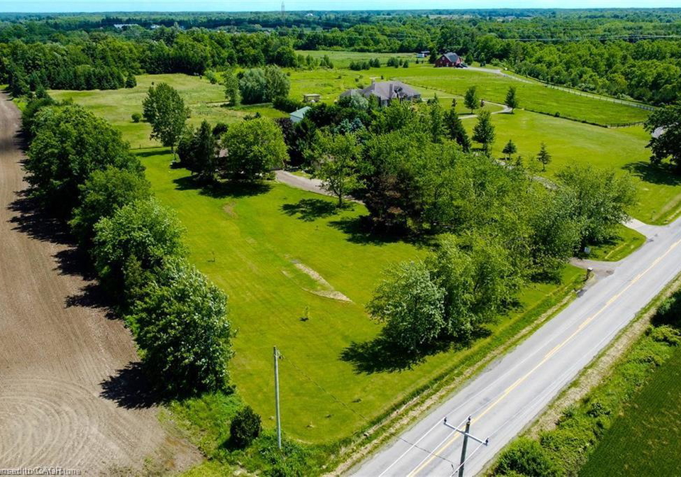 120-pauline-johnson-road-caledonia-ontario-40824074