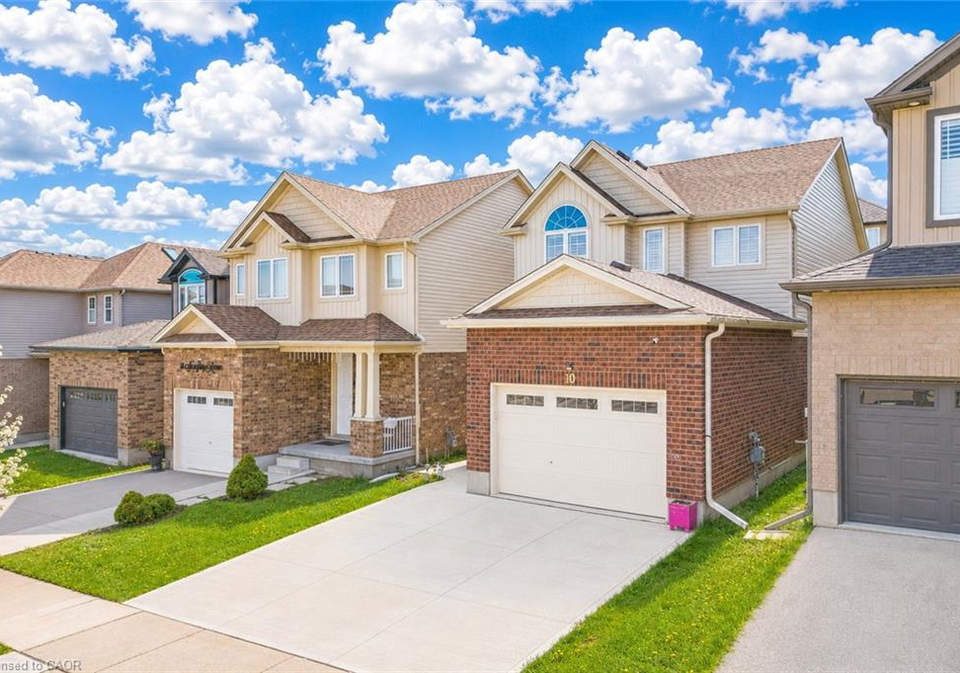 10-sandybay-avenue-kitchener-ontario-40824090