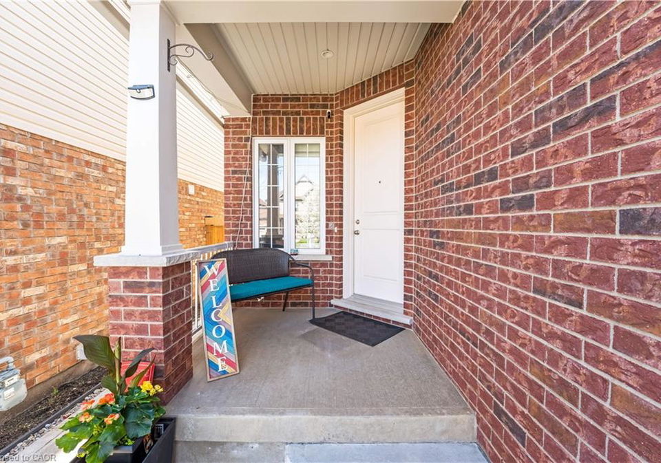10-sandybay-avenue-kitchener-ontario-40824090