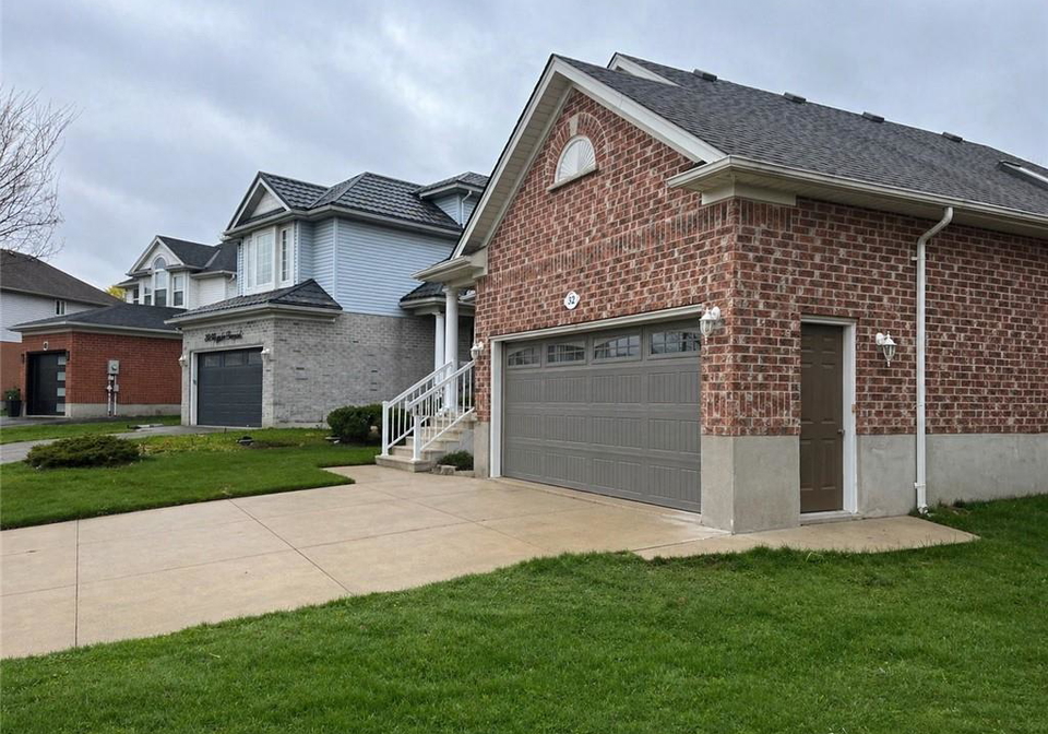 32-chrysler-crescent-cambridge-ontario-40824128