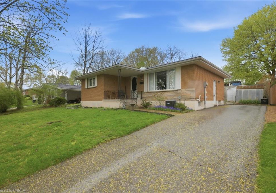 13-mackay-avenue-simcoe-ontario-40824228