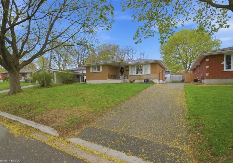 13-mackay-avenue-simcoe-ontario-40824228