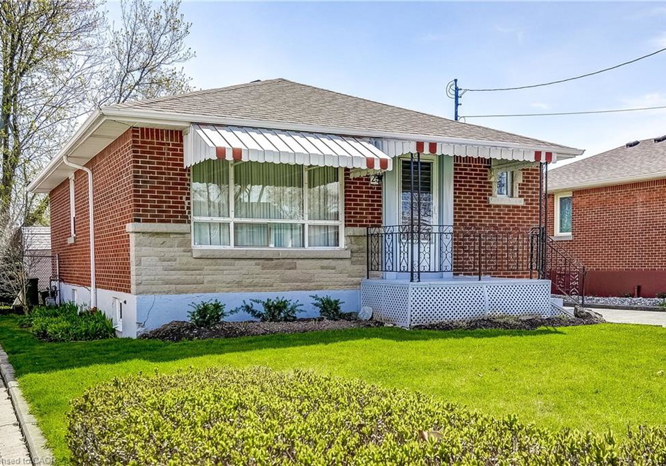 23-fernwood-crescent-hamilton-ontario-40824254