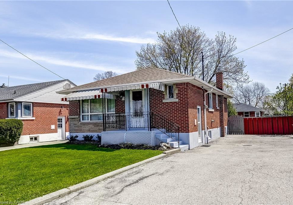 23-fernwood-crescent-hamilton-ontario-40824254