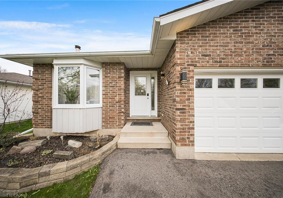 276-biehn-drive-kitchener-ontario-40824259