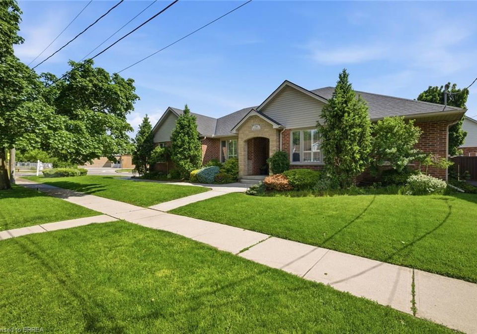74-franklin-street-brantford-ontario-40824306