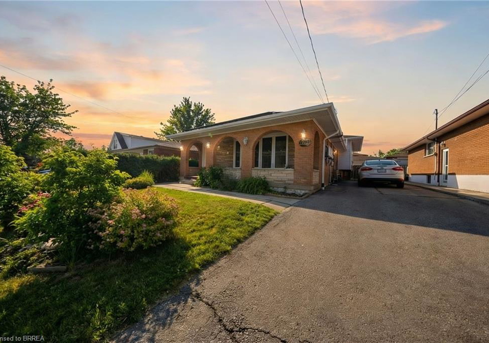 330-east-18th-street-hamilton-ontario-40824352