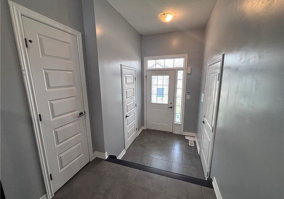 71-fairgrounds-drive-binbrook-ontario-40824401