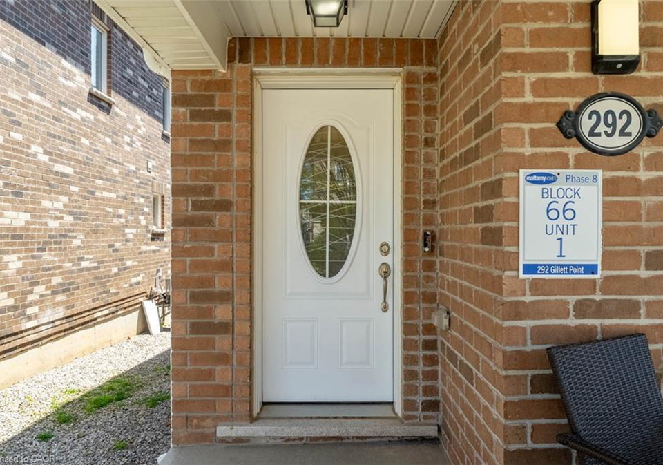 292-gillett-point-milton-ontario-40824443